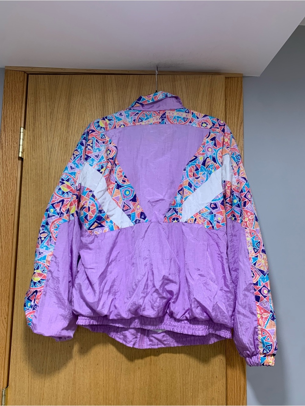 Wilson 90s Retro Lavender Windbreaker with Multicolor Geometric Trim - Size L - Picture 2 of 7